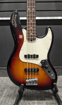Fender AM Pro Jazz Bass, Rosewood Fingerboard - 3-Colour Sunburst 2